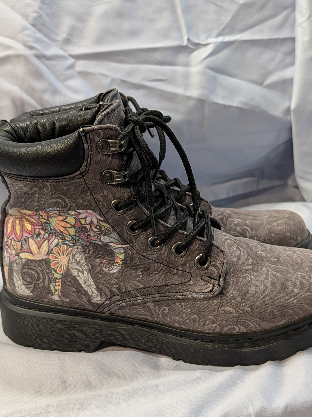 Women's Boho Style Gray Paisley Print w/ Floral Elephant Combat Boots Size 8